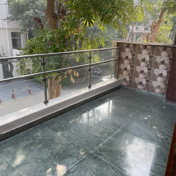 Balcony, sector 39 6 Bedroom 200 Sq.Mt. Independent House In Sector 39 Noida 9037976