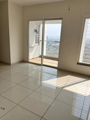 Room in 2 BHK Apartment at VJ YashOne Infinitee, Tathawade – for Rent