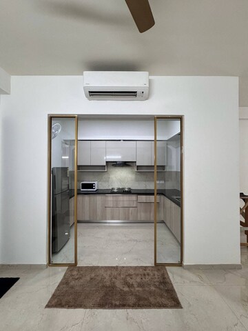 Room in 2 BHK Apartment at Smart World Orchard, Sector 61 – for Sale