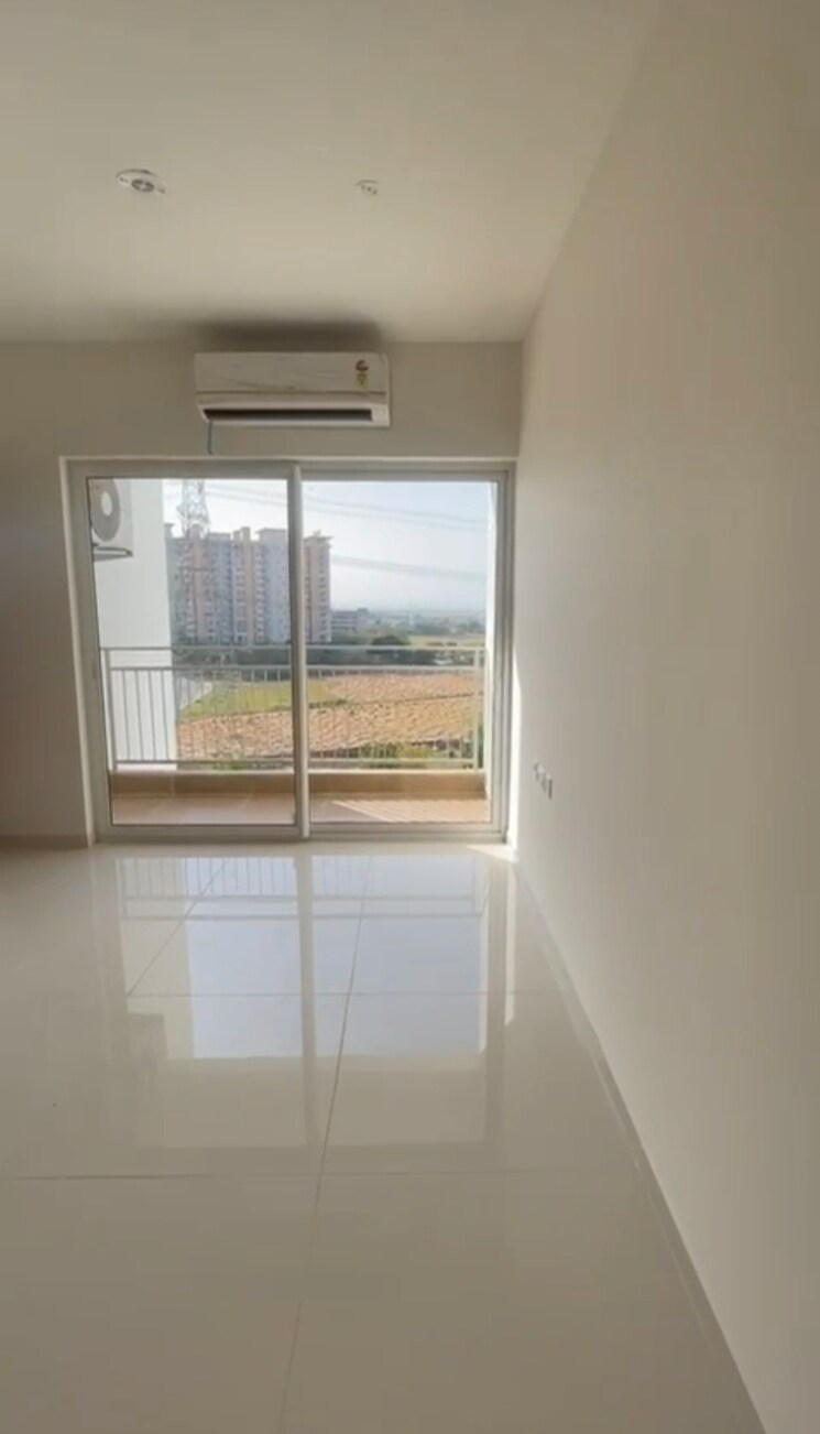 Room, shapoorji-pallonji-joyville-phase-2 2 Bedroom 915 Sq.Ft. Apartment In Sector 102 Gurgaon 9038036