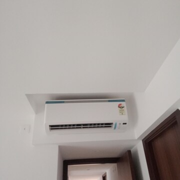 Furnished Amenities in 3 BHK Apartment at Hiranandani Highland, Powai – for Rent