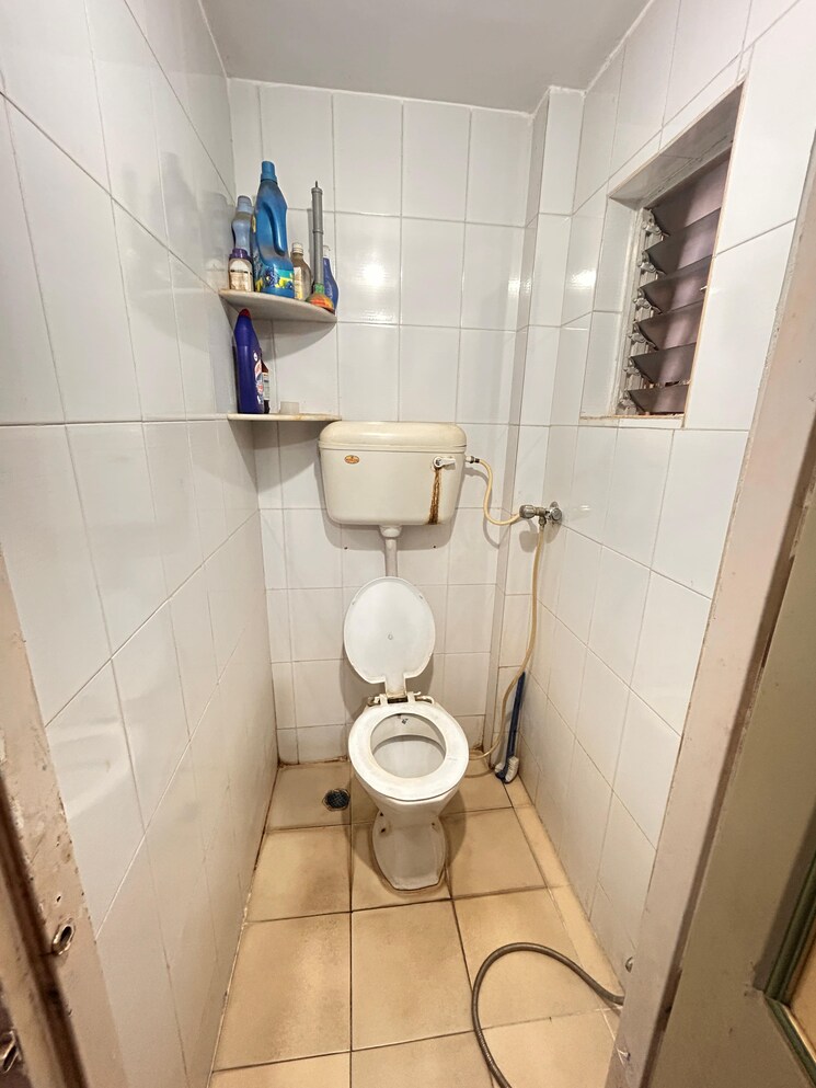 Bathroom, sunrise-chs-mhada 1 Bedroom 580 Sq.Ft. Apartment In Goregaon East Mumbai 9038005