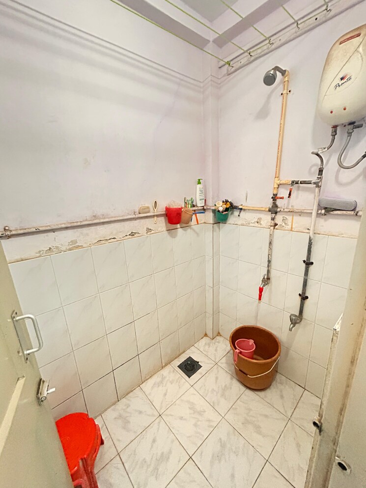 Bathroom, sunrise-chs-mhada 1 Bedroom 580 Sq.Ft. Apartment In Goregaon East Mumbai 9038005