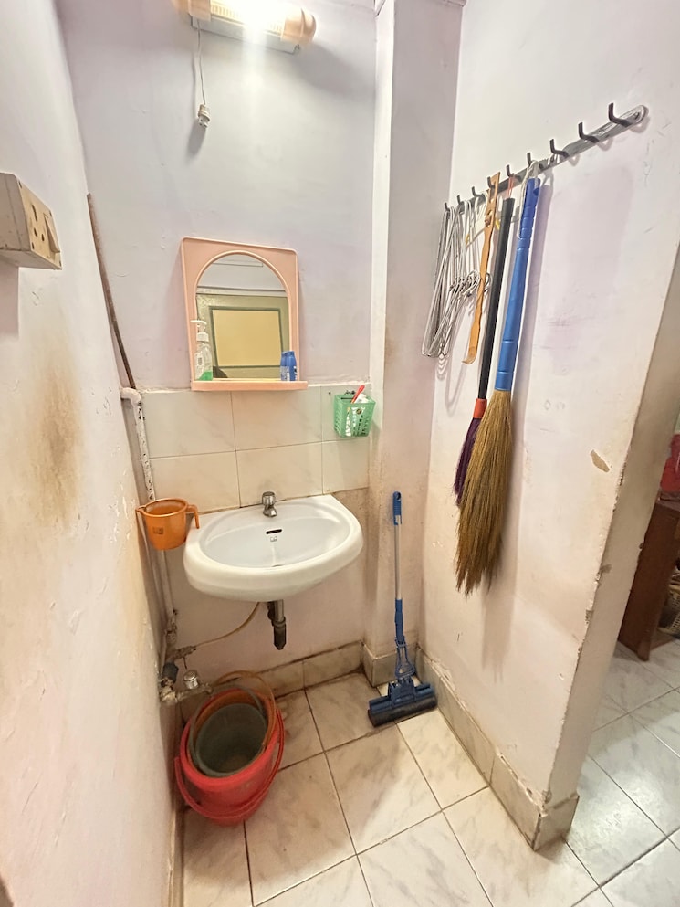 Bathroom, sunrise-chs-mhada 1 Bedroom 580 Sq.Ft. Apartment In Goregaon East Mumbai 9038005