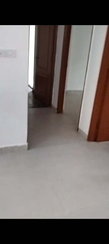 Room in 3 BHK Apartment at Trident Embassy, Sector 1 Greater Noida – for Rent