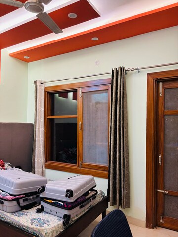Living Room in 3 BHK Builder Floor at BPTP District, Sector 81 – for Rent