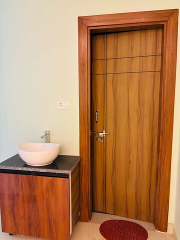 Room in 3 BHK Builder Floor at BPTP District, Sector 81 – for Rent