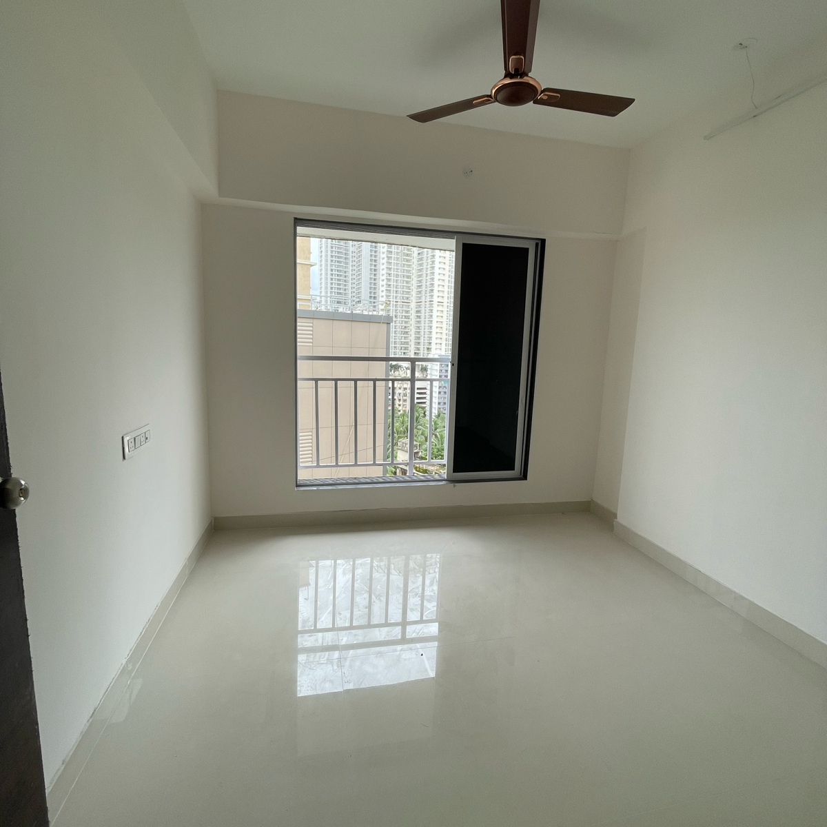2 BHK Apartment For Rent in Tapovan Apartment Malad East