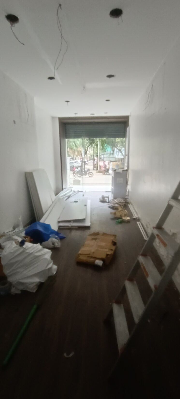 Team Area, yashwant-deep-chs Commercial Shop 300 Sq.Ft. In Naupada Thane 9038038