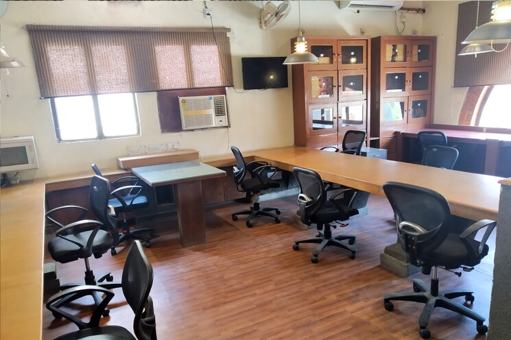 Team Area, sector 127 Commercial Office Space in IT/SEZ 6000 Sq.Ft. In Sector 127 Noida 9038026