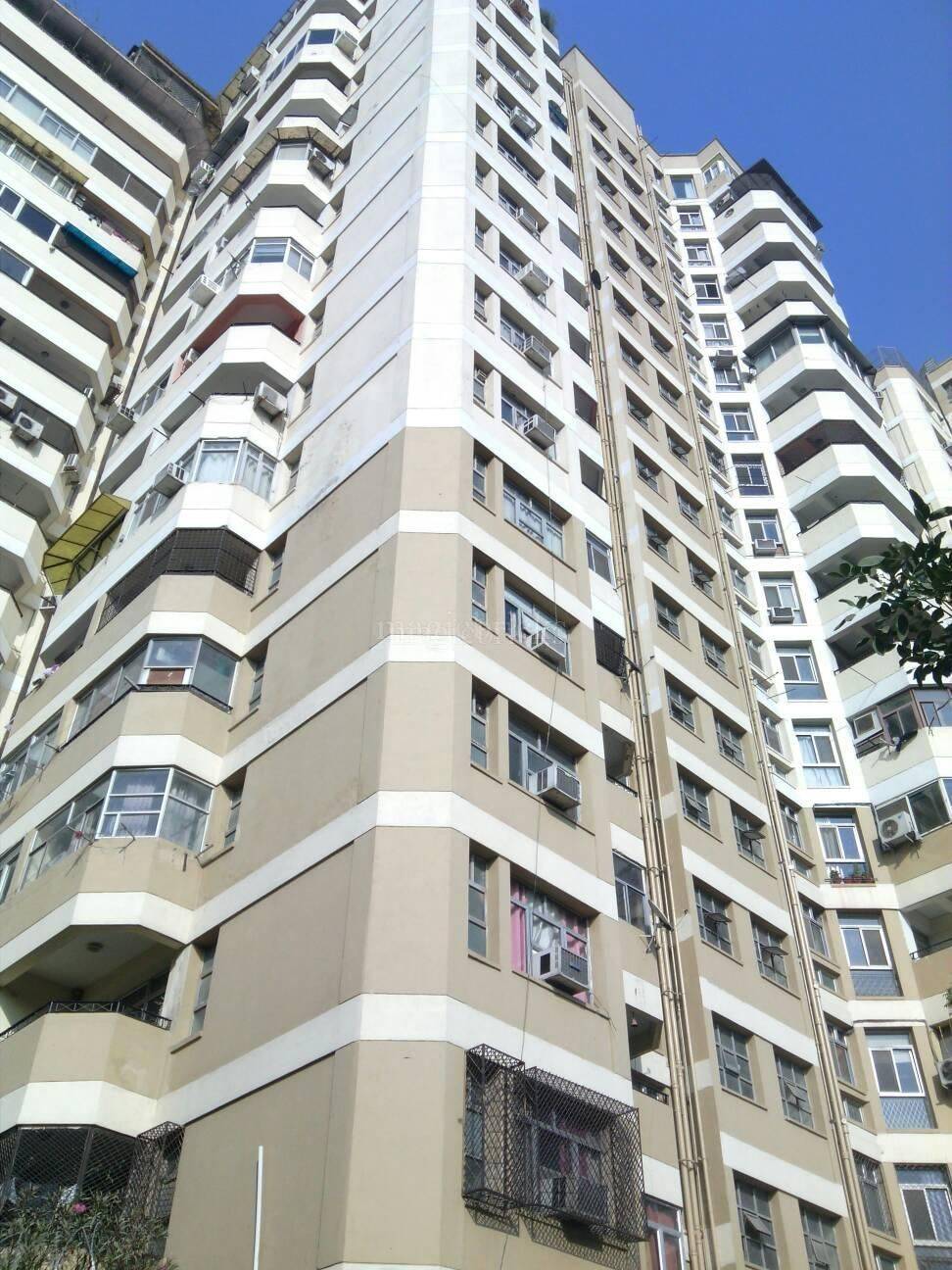 2 BHK + Study Room 1150 Sq.Ft. Apartment in DLF Silver Oaks