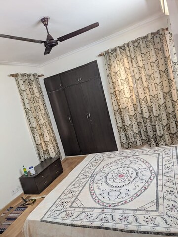 Furnished Amenities in 3 BHK Apartment at Orchid Petals, Sector 49 – for Rent