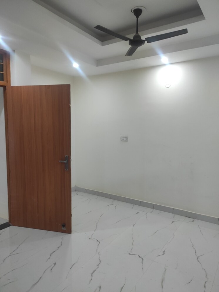 Room, turner road 3 Bedroom 1500 Sq.Ft. Apartment In Turner Road Dehradun 9038078