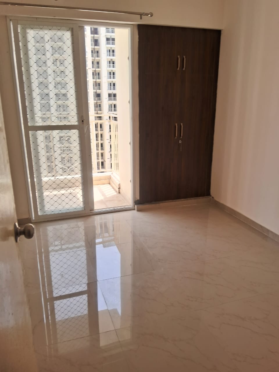 2 BHK + Extra Room Apartment For Rent in Sector 10 Greater Noida