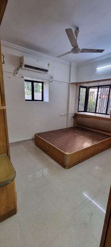 Room in 2 BHK Apartment at Shilp Tower, Lower Parel – for Rent