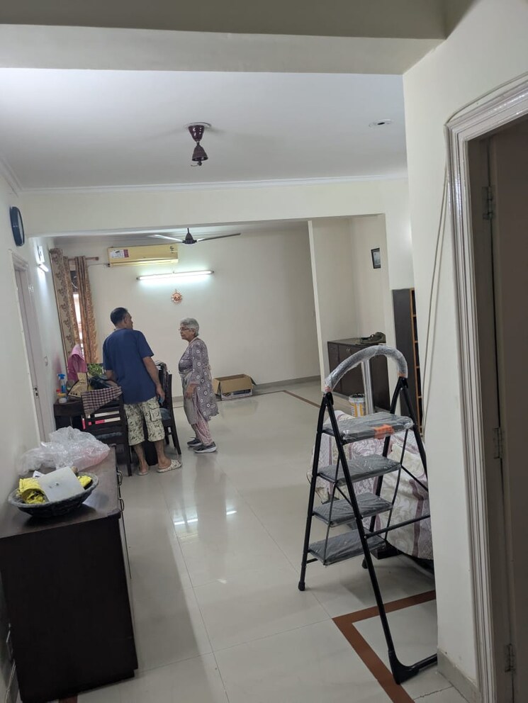 Team Area, orchid-petals 4 Bedroom 2337 Sq.Ft. Apartment In Sector 49 Gurgaon 9038074