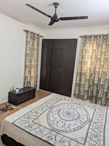 Bedroom in 4 BHK Apartment at Orchid Petals, Sector 49 – for Rent