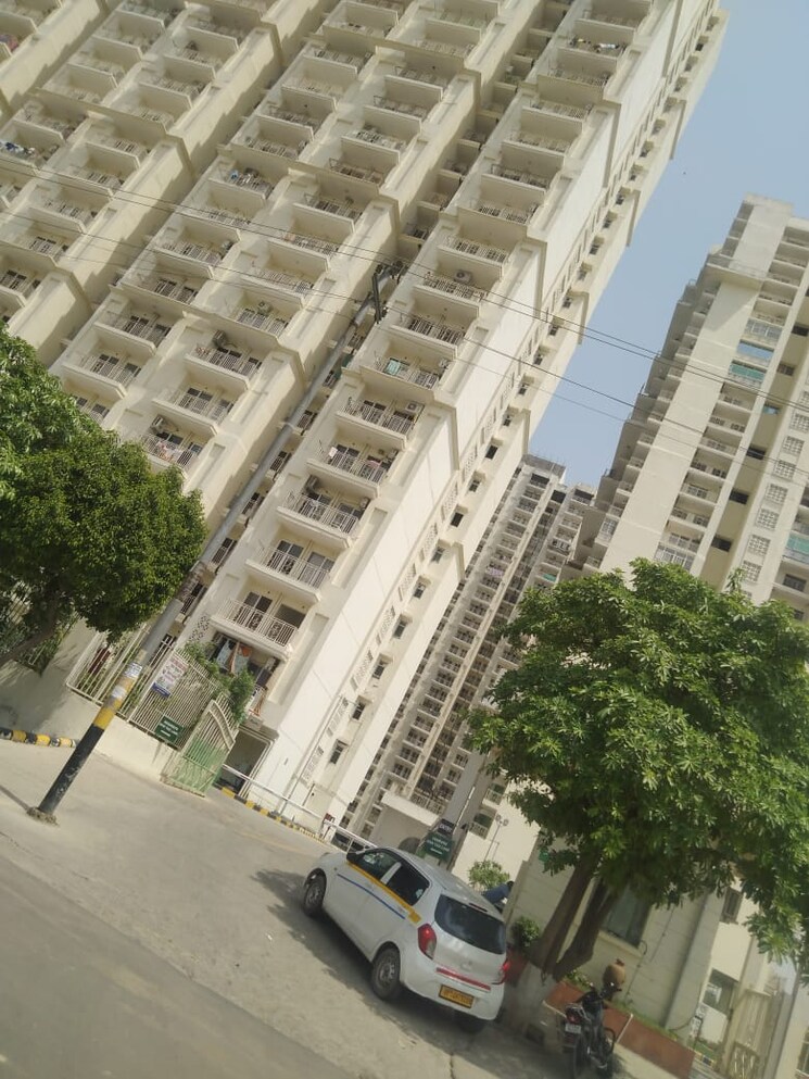 Exterior View, mahagun-mantra-ii 2 Bedroom 850 Sq.Ft. Apartment In Sector 10 Greater Noida Greater Noida 9038163