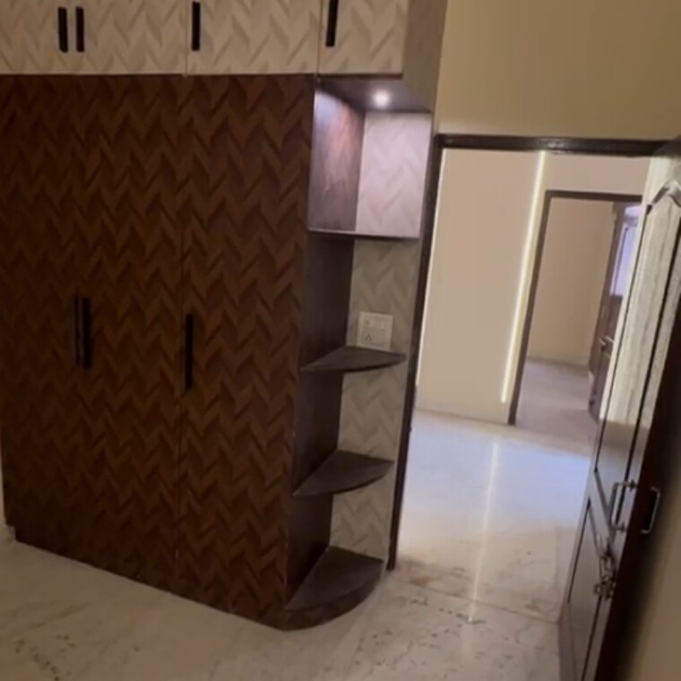 Room, rohini sector 24 2 Bedroom 500 Sq.Ft. Builder Floor In Rohini Sector 24 Delhi 9038167