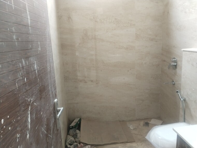 Bathroom, malviya nagar 3 Bedroom 200 Sq.Yd. Builder Floor In Malviya Nagar Delhi 9038165