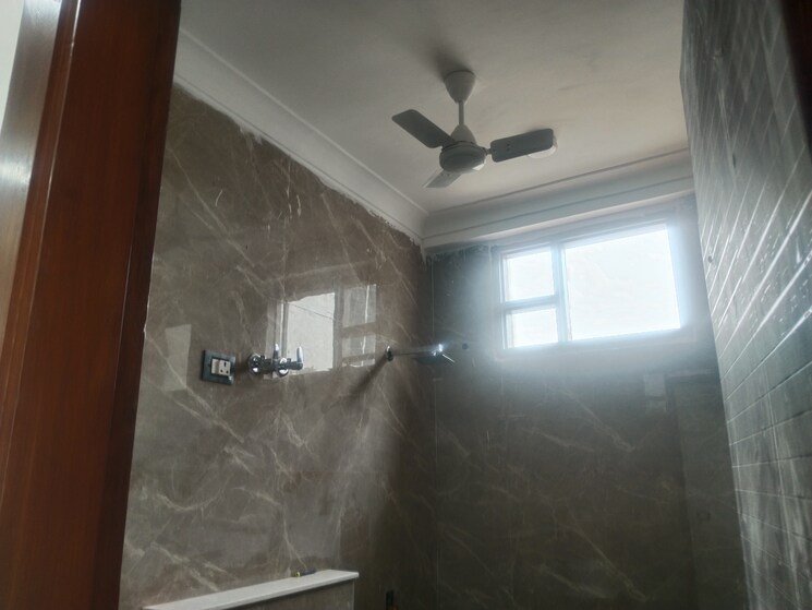 undefined, malviya nagar 3 Bedroom 200 Sq.Yd. Builder Floor In Malviya Nagar Delhi 9038165