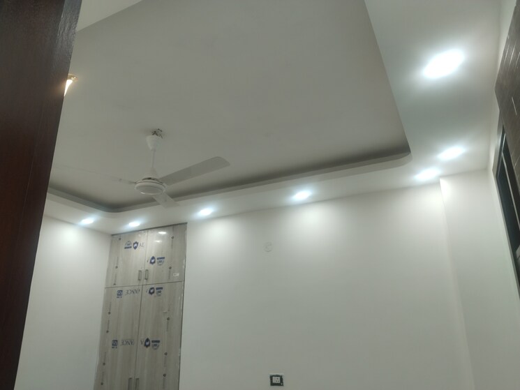 Room, malviya nagar 3 Bedroom 200 Sq.Yd. Builder Floor In Malviya Nagar Delhi 9038165