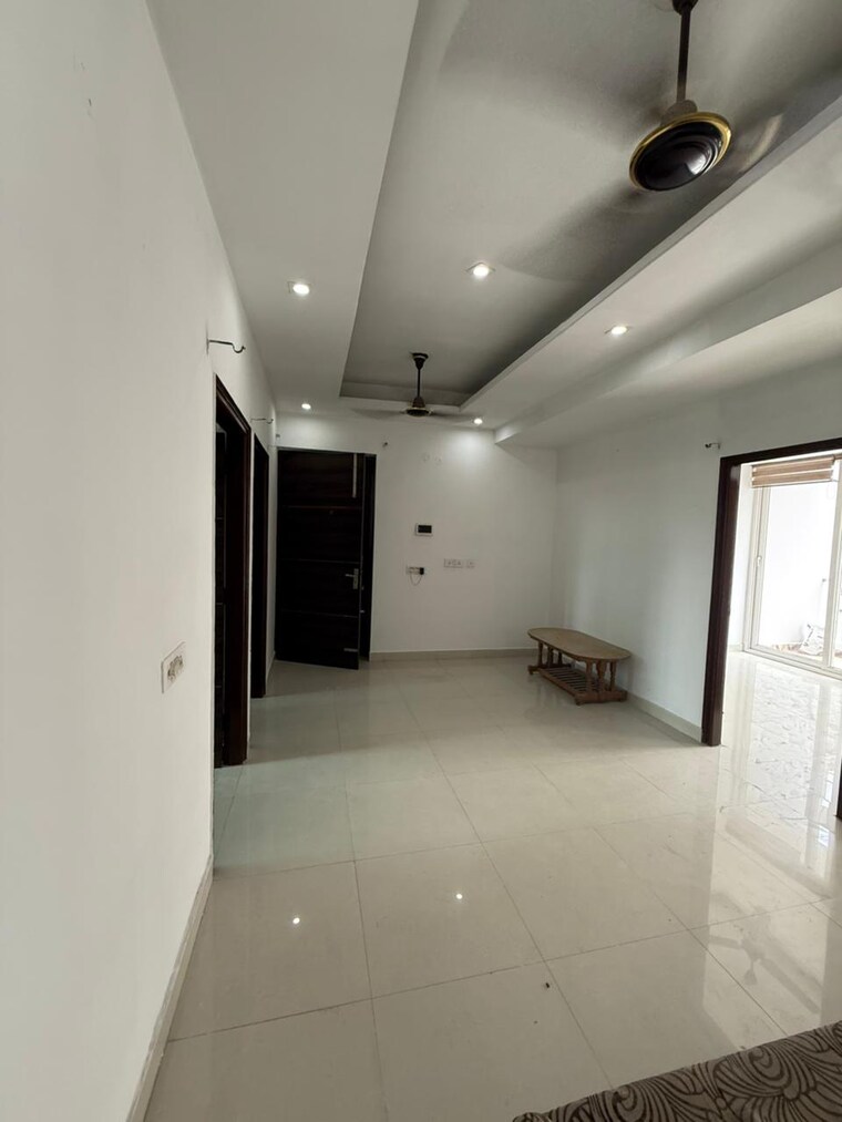 Room, ambala highway 3 Bedroom 1100 Sq.Ft. Builder Floor In Ambala Highway Zirakpur 9038171