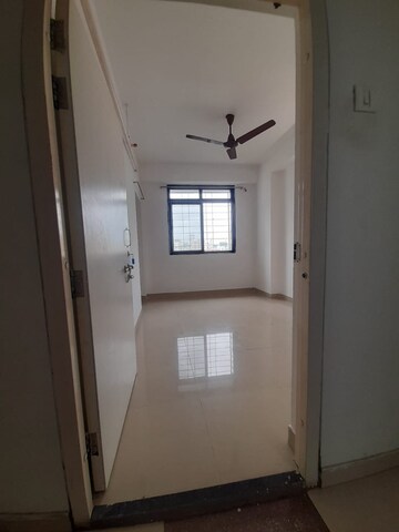 Room in 1 BHK Apartment at Goregaon West – for Rent