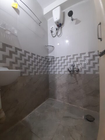 Bathroom in 1 BHK Apartment at Goregaon West – for Rent