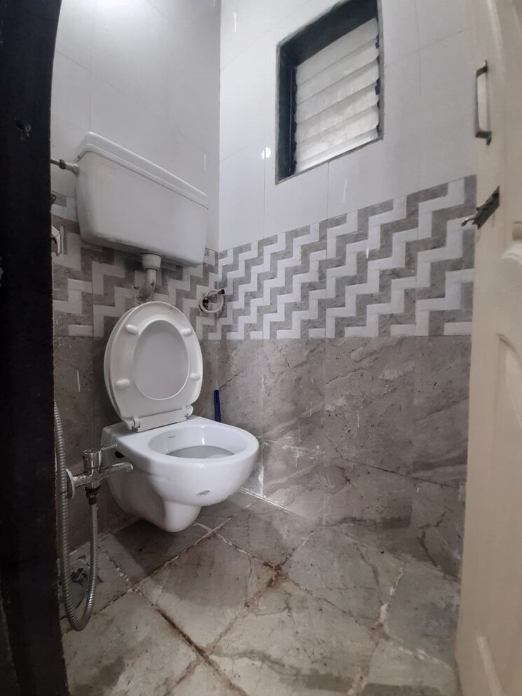 Bathroom, goregaon west 1 Bedroom 322 Sq.Ft. Apartment In Goregaon West Mumbai 9038192