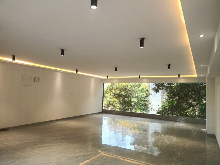 Balcony, hm-101-boulverd Commercial Office Space 749 Sq.Ft. In Kandivali East Mumbai 9038233