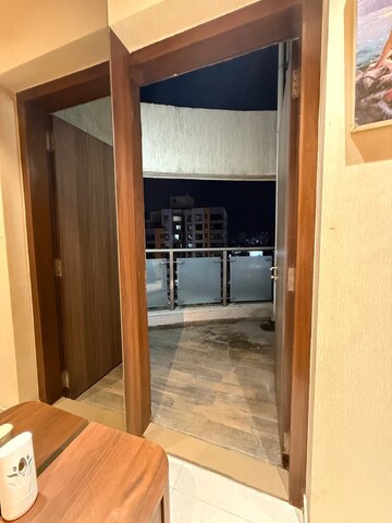 Room in 4 BHK Apartment at Dosti Group Imperia, Manpada – for Rent
