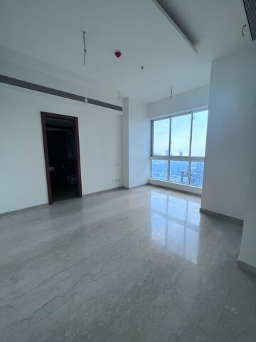 Room in 3 BHK Apartment at K Raheja Vivarea, Mahalaxmi – for Rent