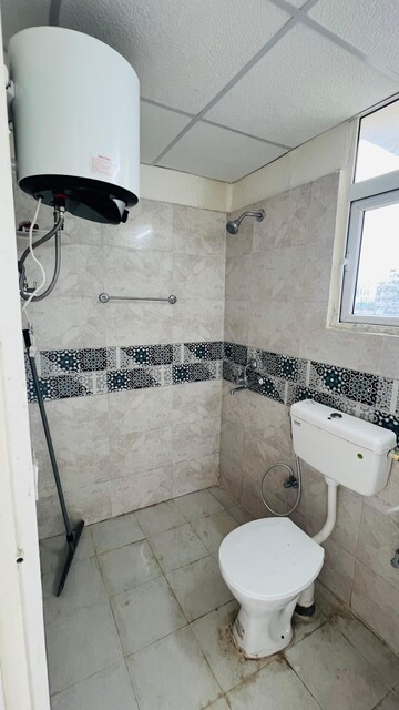 Team Area in 2 BHK Apartment at Signature Global Prime, Sector 63a – for Rent