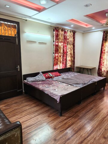 Bedroom in 2 BHK Apartment at Gaur City 7th Avenue, Sector 4 Greater Noida – for Rent
