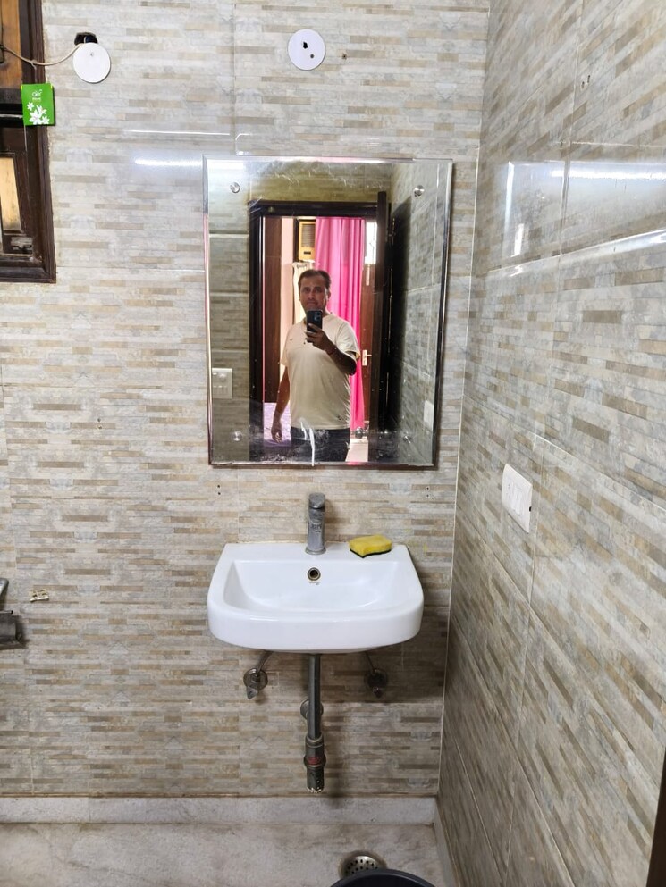 Bathroom, gaur-city-7th-avenue 2 Bedroom 629 Sq.Ft. Apartment In Sector 4 Greater Noida Greater Noida 9038326