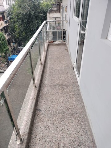 Balcony in 1 BHK Builder Floor at Sushant Lok I – for Rent