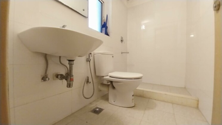 Bathroom, dlf-new-town-heights-i 3.5 Bedroom 1930 Sq.Ft. Apartment In Sector 90 Gurgaon 9038394