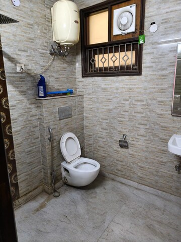 Attached Bathroom in 2 BHK Apartment at Ajnara Homes, Sector 16b Greater Noida – for Rent
