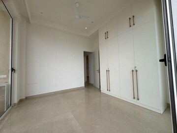 Room in 3 BHK Apartment at Indiabulls Sky Forest, Lower Parel – for Rent
