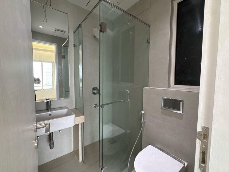 Bathroom, indiabulls-sky-forest 3 Bedroom 2708 Sq.Ft. Apartment In Lower Parel Mumbai 9038351