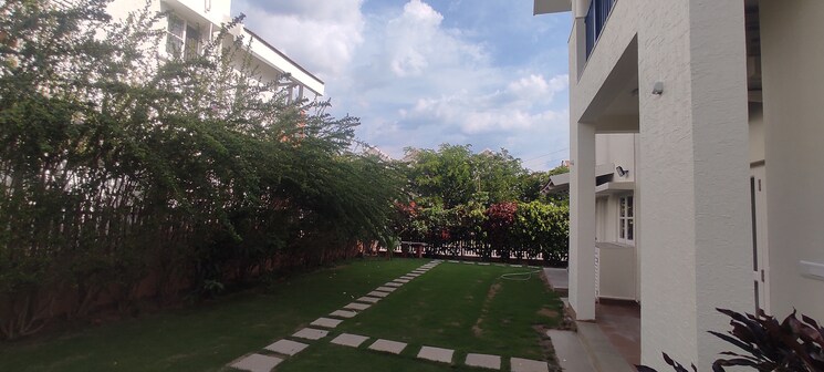 Garden, prestige-augusta-golf-village 4 Bedroom 4300 Sq.Ft. Villa In Kothanur Bangalore 9038080