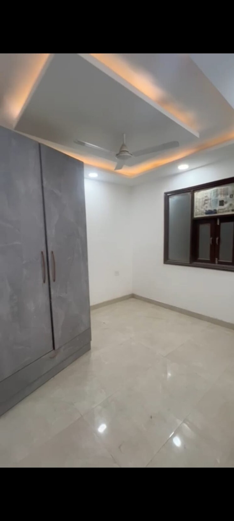 Room, chattarpur 3 Bedroom 125 Sq.Yd. Builder Floor In Chattarpur Delhi 9038372