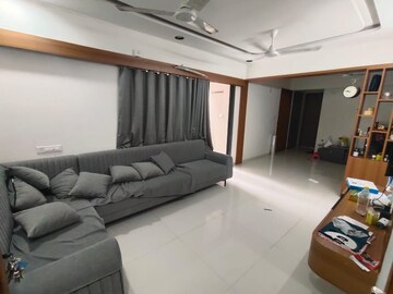 Bedroom in 3 BHK Builder Floor at Vaishnodevi Circle – for Rent