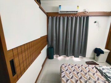Team Area in 3 BHK Builder Floor at Vaishnodevi Circle – for Rent