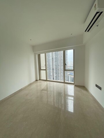 Room in 3 BHK Apartment at Lodha The Park, Worli – for Rent