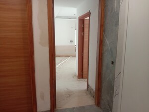 Building Lobby in 3 BHK Builder Floor at Omaxe Lake, North Mullanpur – for Sale