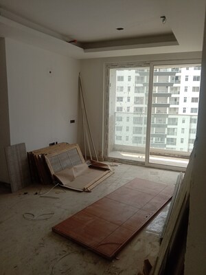 Room in 3 BHK Builder Floor at Omaxe Lake, North Mullanpur – for Sale