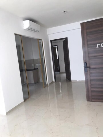 Room in 3 BHK Apartment at Smart World Orchard, Sector 61 – for Rent
