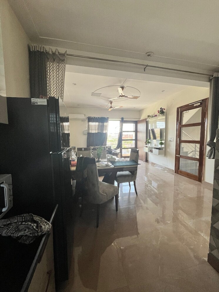 Living Room, sector 81 3 Bedroom 1300 Sq.Ft. Builder Floor In Sector 81 Faridabad 9038489